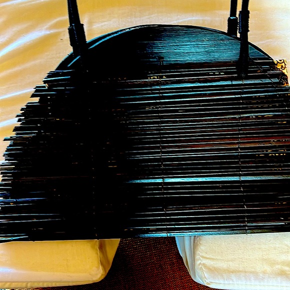 MangosMotherof PearlBambooBrown handbagDoublelonghandles and tassel.IsIt A CG?NO - Picture 6 of 10